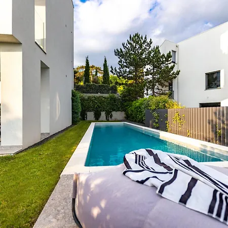 شقة With Private Pool & Garden Atrio