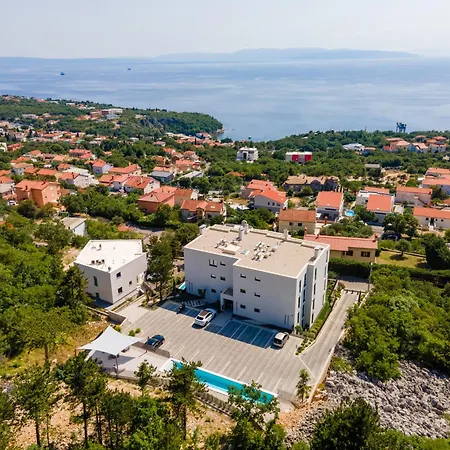 With Private Pool & Garden Atrio *