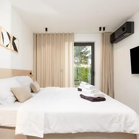With Private Pool & Garden Atrio *